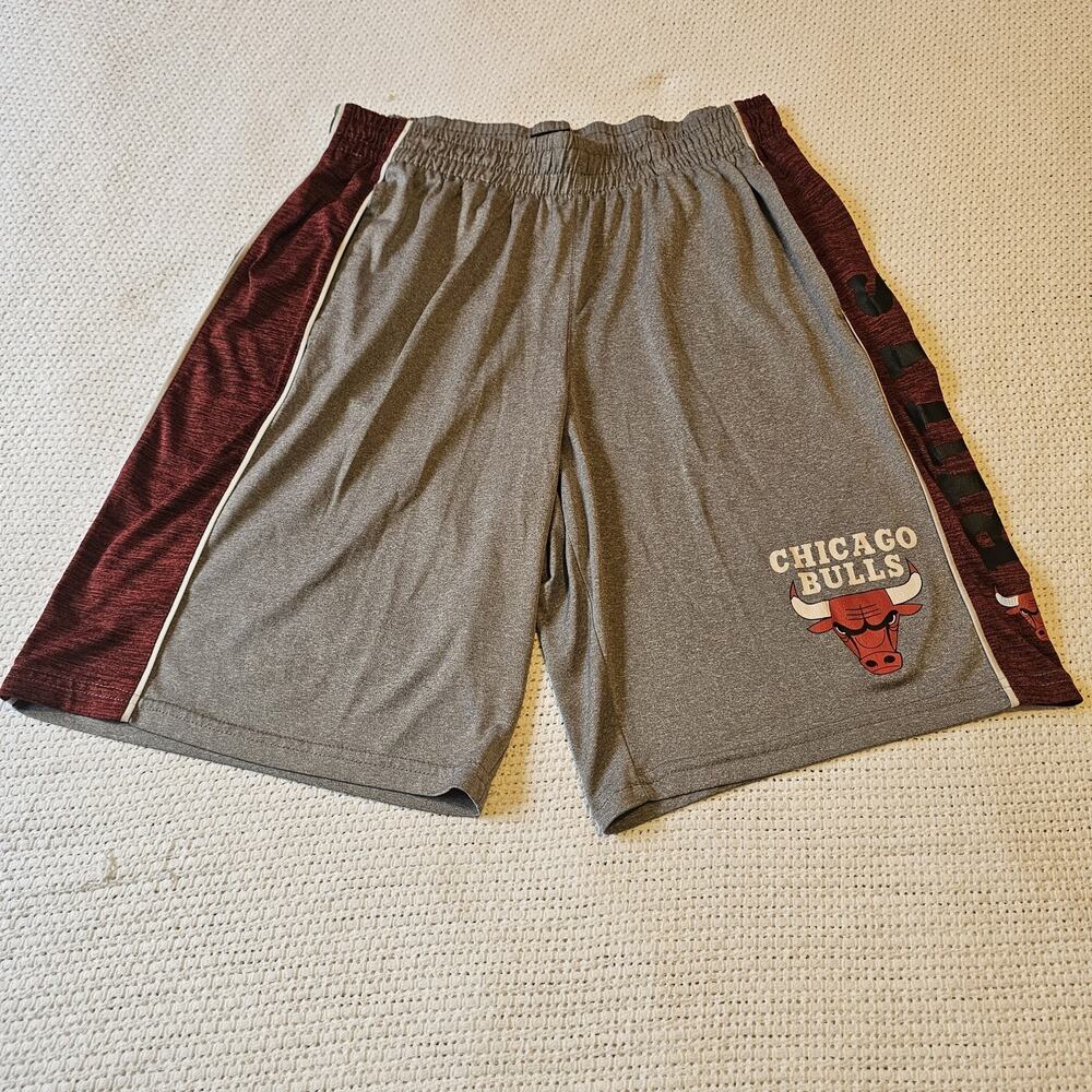 Chicago‎ Bulls Men Activewear Shorts Medium Red Bulls Basketball Logo UNK